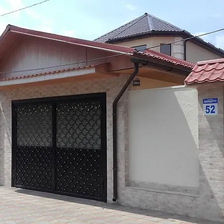 Dom wakacyjny Cozy House On Vanceti Street *